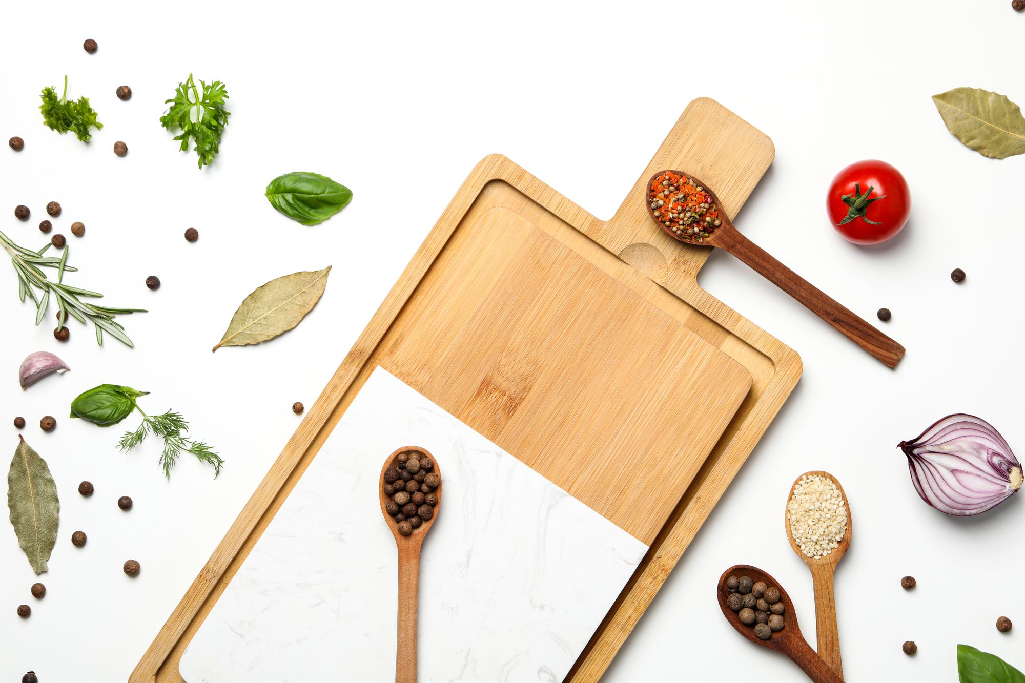 Composizione di utensili e ingredienti per lezioni rapide